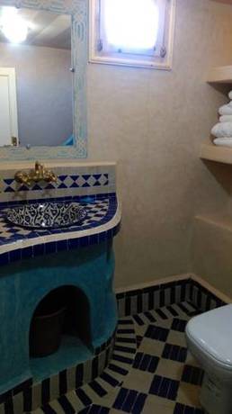 Imagen de la habitación del Hotel Kasbah Tizzarouine. Foto 8