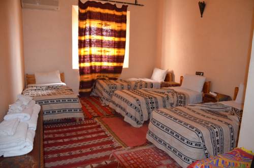 Imagen de la habitación del Hotel Kasbah Tizzarouine. Foto 16