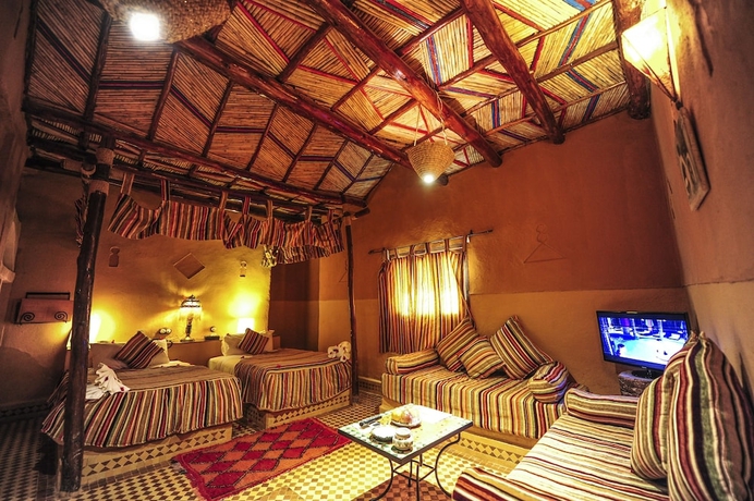 Imagen de la habitación del Hotel Kasbah Xaluca Arfoud. Foto 11