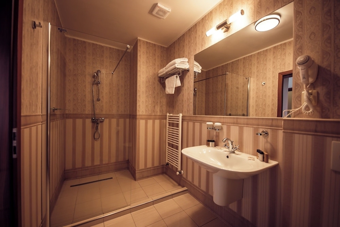 Imagen de la habitación del Hotel Ka&scaron;tieľ Mojm&iacute;rovce. Foto 10