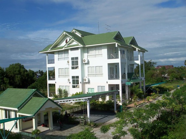 Imagen de los exteriores del Hotel Kasem Garden Surin. Foto 4