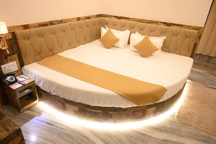 Imagen de la habitación del Hotel Kashi Crown. Foto 3