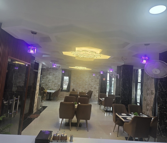 Imagen del bar/restaurante del Hotel Kashi Ganga Inn. Foto 4