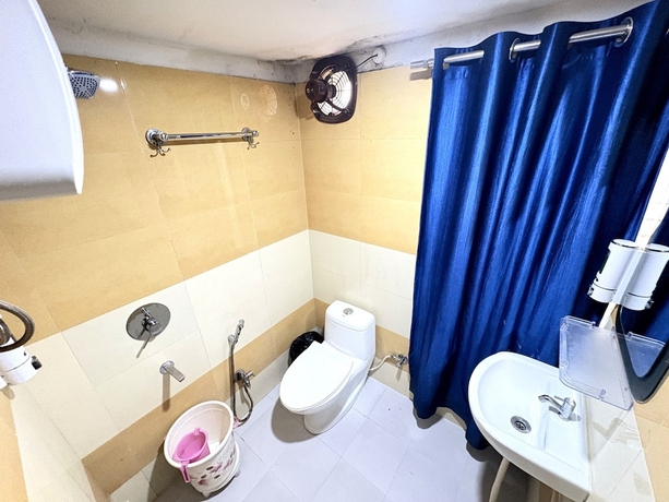 Imagen de la habitación del Hotel Kashi Residency Varanasi. Foto 12