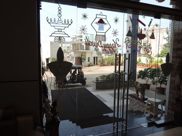 Imagen de los interiores del Hotel Kashish International. Foto 14