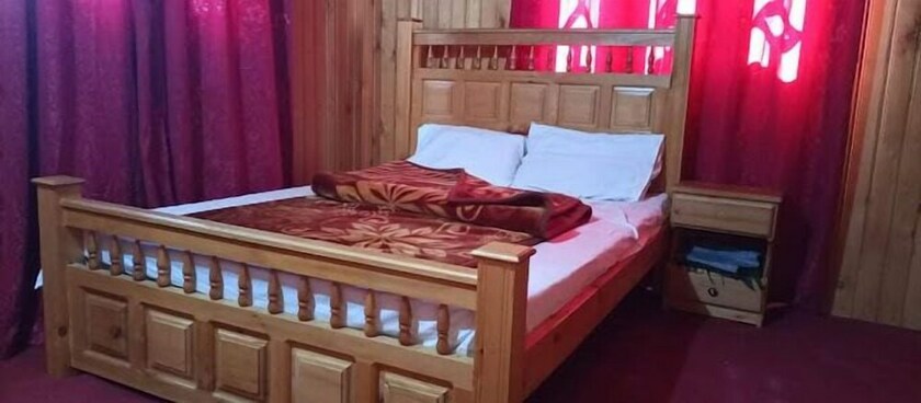 Imagen de la habitación del Hotel Kashmir Dosut Lodges POK. Foto 8