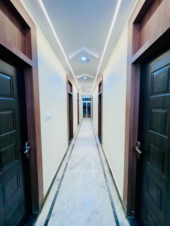 Imagen de los interiores del Hotel Kashvi hotels. Foto 12