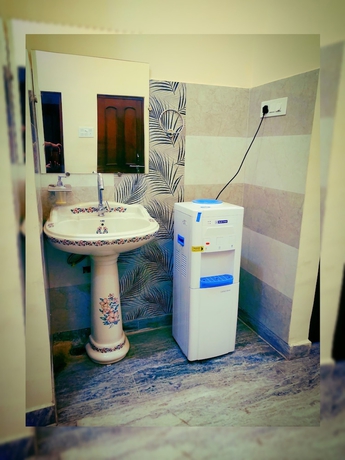 Imagen de los interiores del Hotel Kashyaam Inn. Foto 11