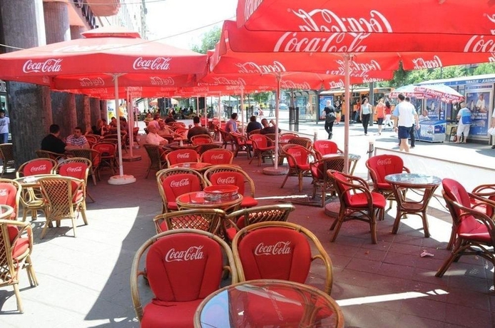 Imagen del bar/restaurante del Hotel Kasina. Foto 2