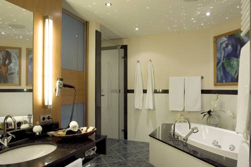 Imagen de la habitación del Hotel Kasino. Foto 2