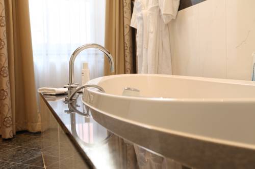 Imagen de la habitación del Hotel Kasino. Foto 5