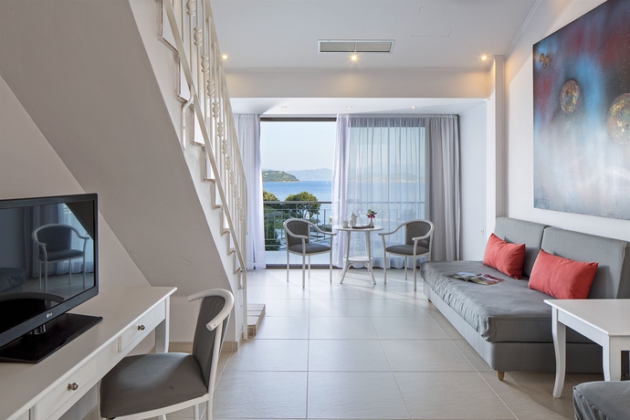 Imagen de los interiores del Hotel Kassandra Bay Resort, Suites and Spa. Foto 14