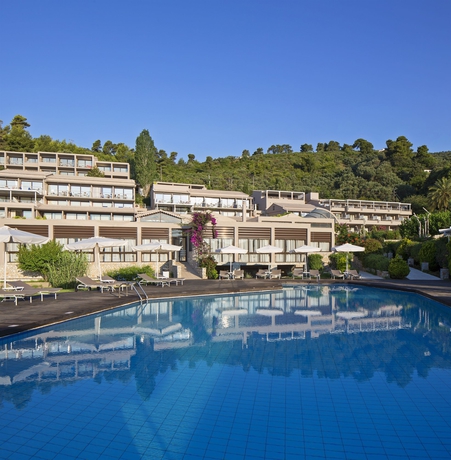 Imagen de la piscina del Hotel Kassandra Bay Resort, Suites and Spa. Foto 16