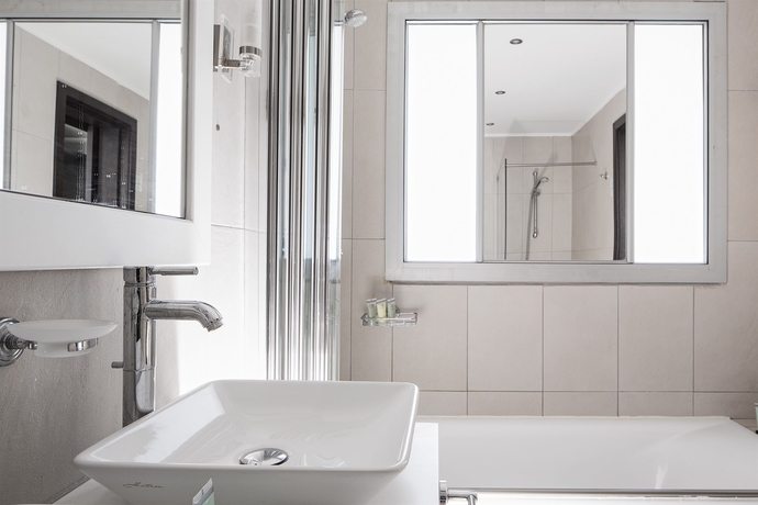 Imagen de la habitación del Hotel Kassandra Bay Resort, Suites and Spa. Foto 8