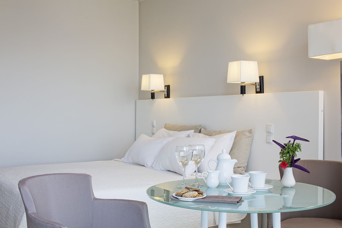 Imagen de la habitación del Hotel Kassandra Bay Resort, Suites and Spa. Foto 9