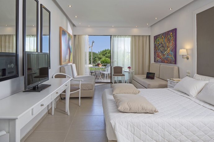 Imagen de la habitación del Hotel Kassandra Bay Resort, Suites and Spa. Foto 10