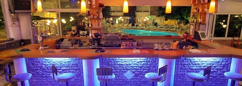 Imagen del bar/restaurante del Hotel Kassandra Family Aparthotel and Spa. Foto 6