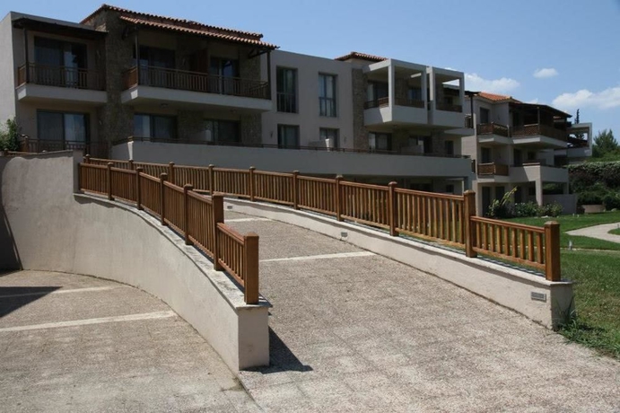 Imagen de los exteriores del Hotel Kassandra Palace Seaside Resort. Foto 9