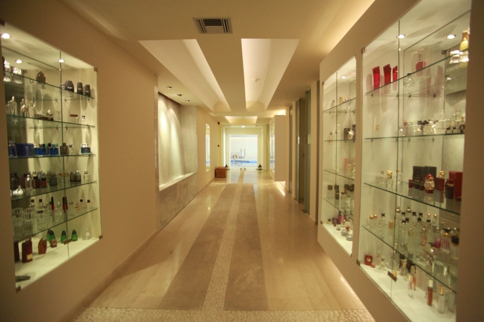 Imagen de la piscina del Hotel Kassandra Palace Seaside Resort. Foto 15