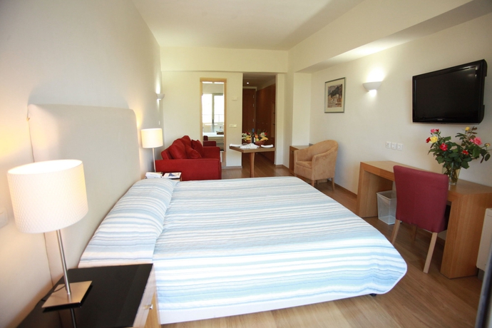 Imagen de la habitación del Hotel Kassandra Palace Seaside Resort. Foto 5