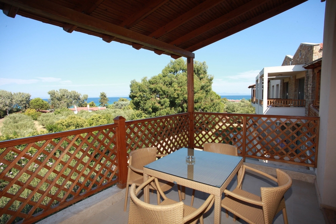 Imagen de los exteriores del Hotel Kassandra Palace Seaside Resort. Foto 10