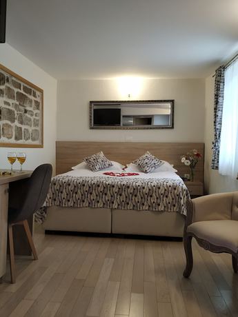 Imagen de la habitación del Hotel Kastel 1700. Foto 5