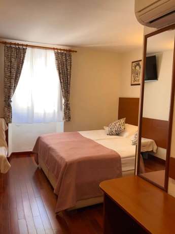 Imagen de la habitación del Hotel Kastel 1700. Foto 8