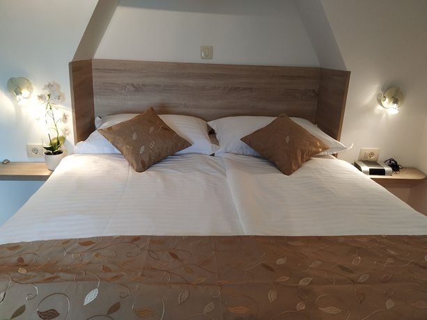 Imagen de la habitación del Hotel Kastel 1700. Foto 14