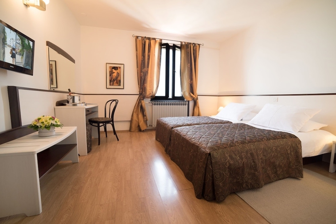 Imagen de la habitación del Hotel Kastel. Foto 9