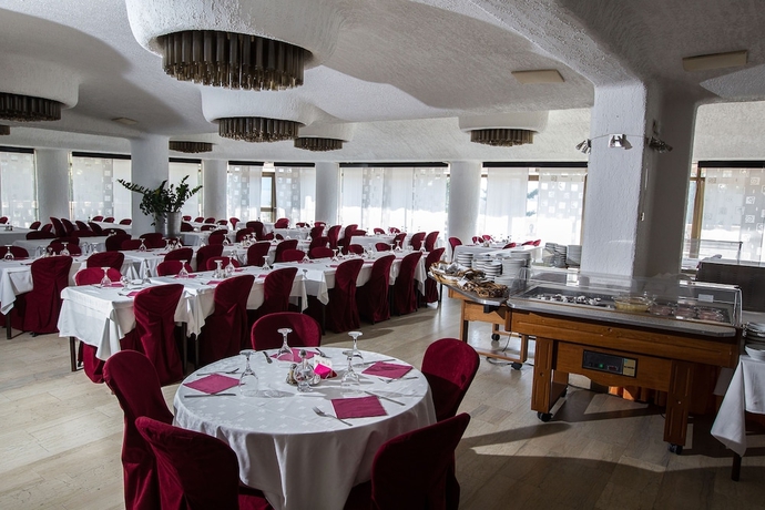 Imagen del bar/restaurante del Hotel Kastel. Foto 4