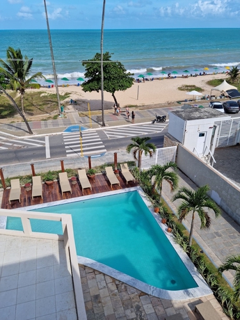 Imagen de la piscina del Hotel Kastel Jampa. Foto 15