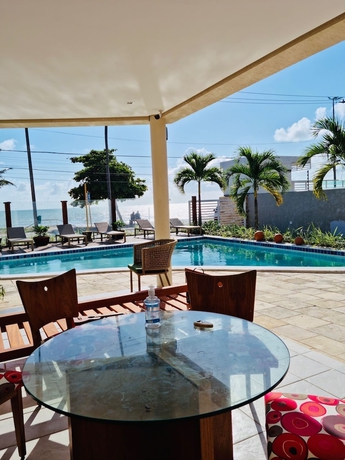 Imagen de la piscina del Hotel Kastel Jampa. Foto 17