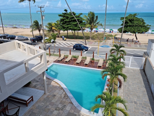 Imagen de la piscina del Hotel Kastel Jampa. Foto 18
