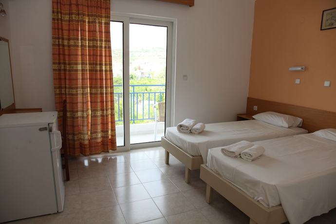 Imagen de la habitación del Hotel Kastelli. Foto 6