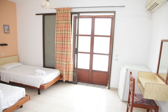 Imagen de la habitación del Hotel Kastelli. Foto 9