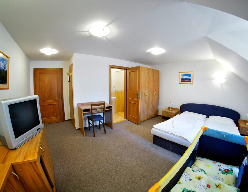 Imagen general del Hotel Kastiel Lucivna. Foto 9