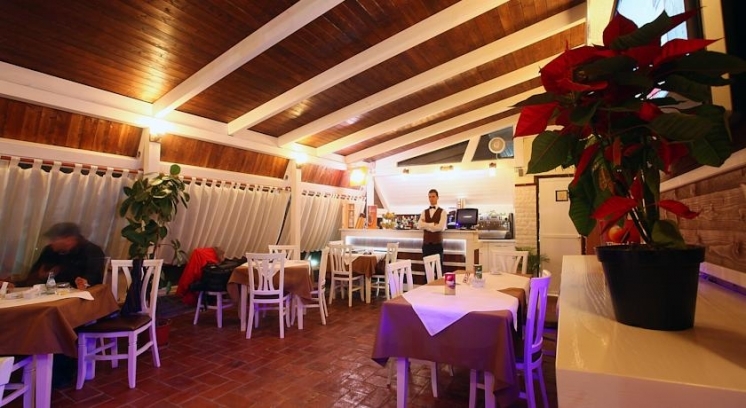 Imagen del bar/restaurante del Hotel Kastria. Foto 3