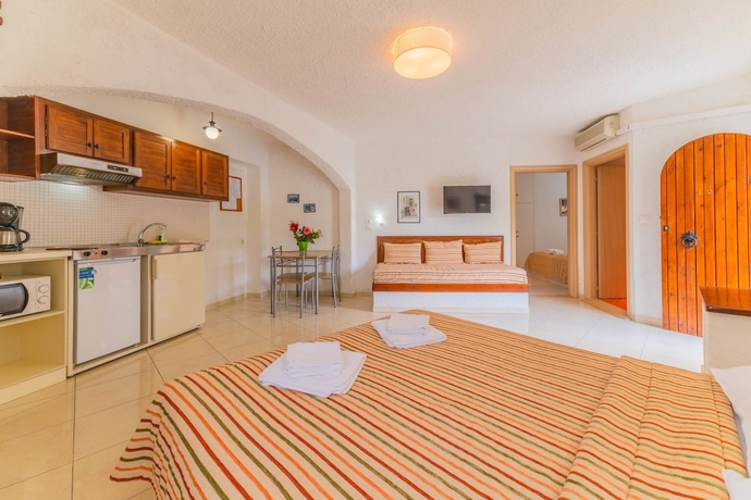 Imagen de la habitación del Hotel Kastro Studios Apartments. Foto 8