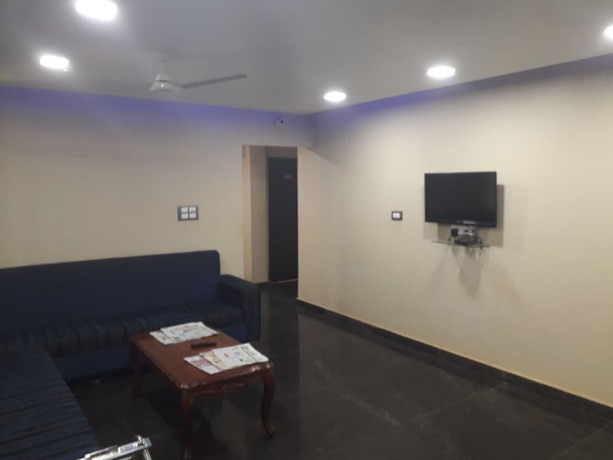 Imagen de la habitación del Hotel Kasturi International. Foto 15