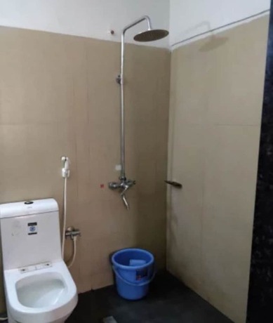 Imagen de la habitación del Hotel Kasturi International. Foto 16