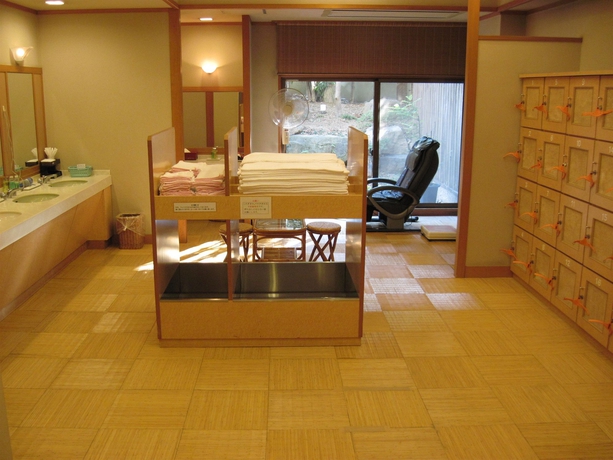 Imagen de la piscina del Hotel Kasuga. Foto 13