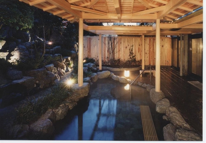 Imagen de los exteriores del Hotel Kasuga. Foto 8