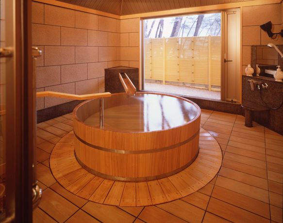 Imagen de la piscina del Hotel Kasuitei. Foto 16