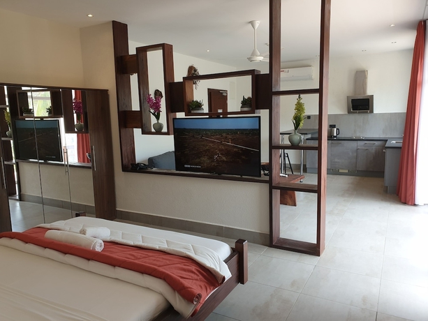 Imagen de la habitación del Hotel Kasumai Beach Resort. Foto 7