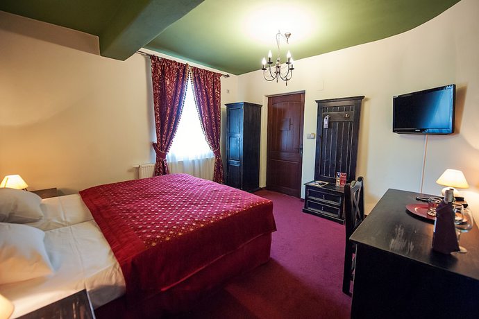 Imagen de la habitación del Hotel Kasztel. Foto 2