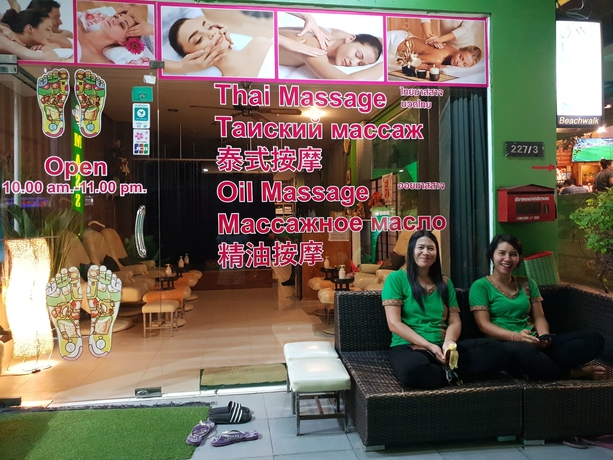 Imagen general del Hotel Kata Beachwalk and Bungalows. Foto 2