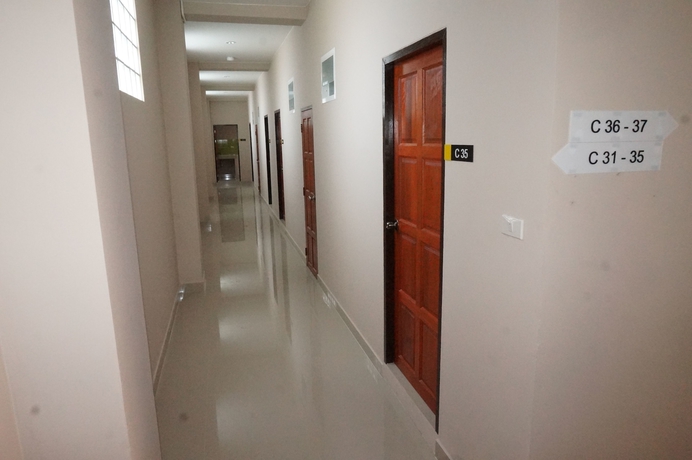 Imagen de los interiores del Hotel Kata Beachwalk and Bungalows. Foto 18