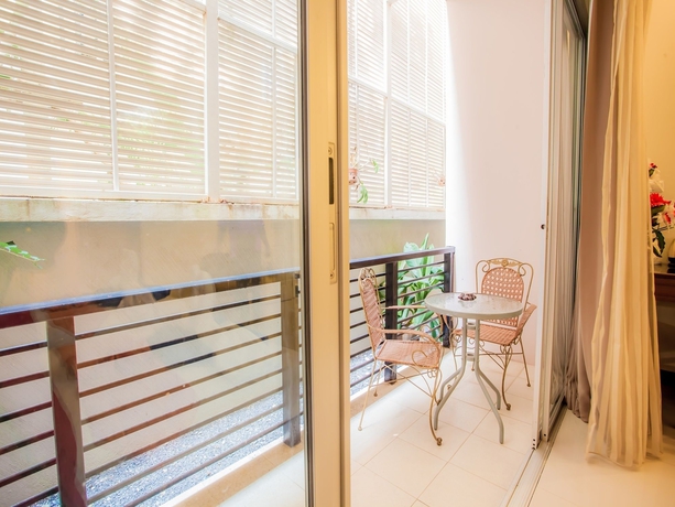 Imagen de la habitación del Hotel Kata Blue Sea Resort. Foto 11