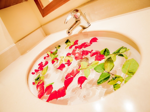 Imagen de la habitación del Hotel Kata Blue Sea Resort. Foto 16