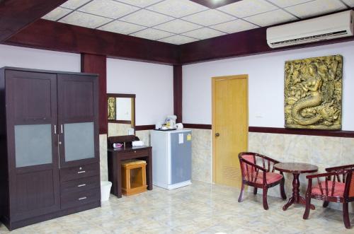 Imagen de la habitación del Hotel Kata Palace Phuket. Foto 8